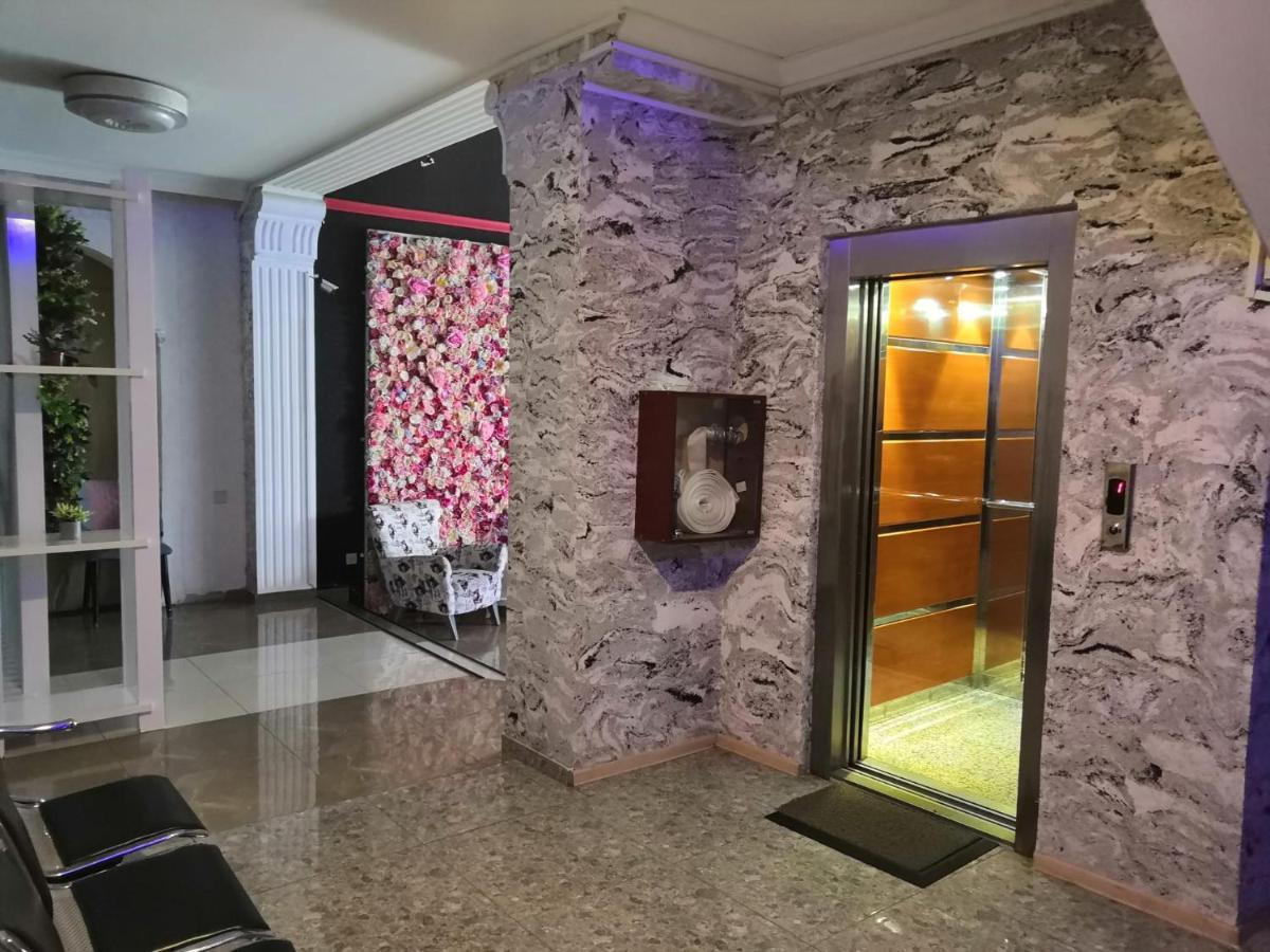 Hotel My Rose Batoumi Extérieur photo